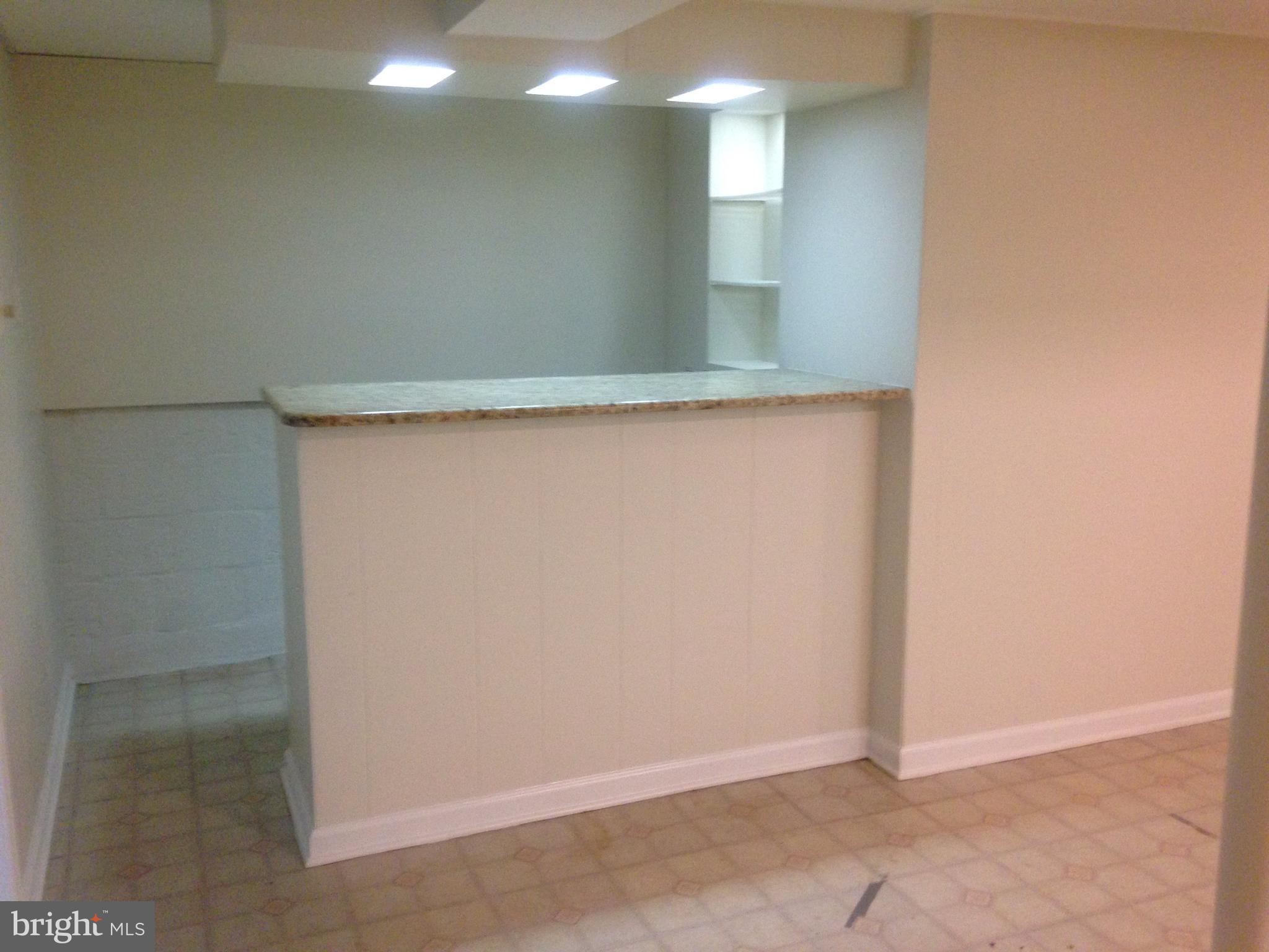 505 Stirling Road Silver Spring, MD 20901 - Photo 17 of 26 Granite bar for entertaining!