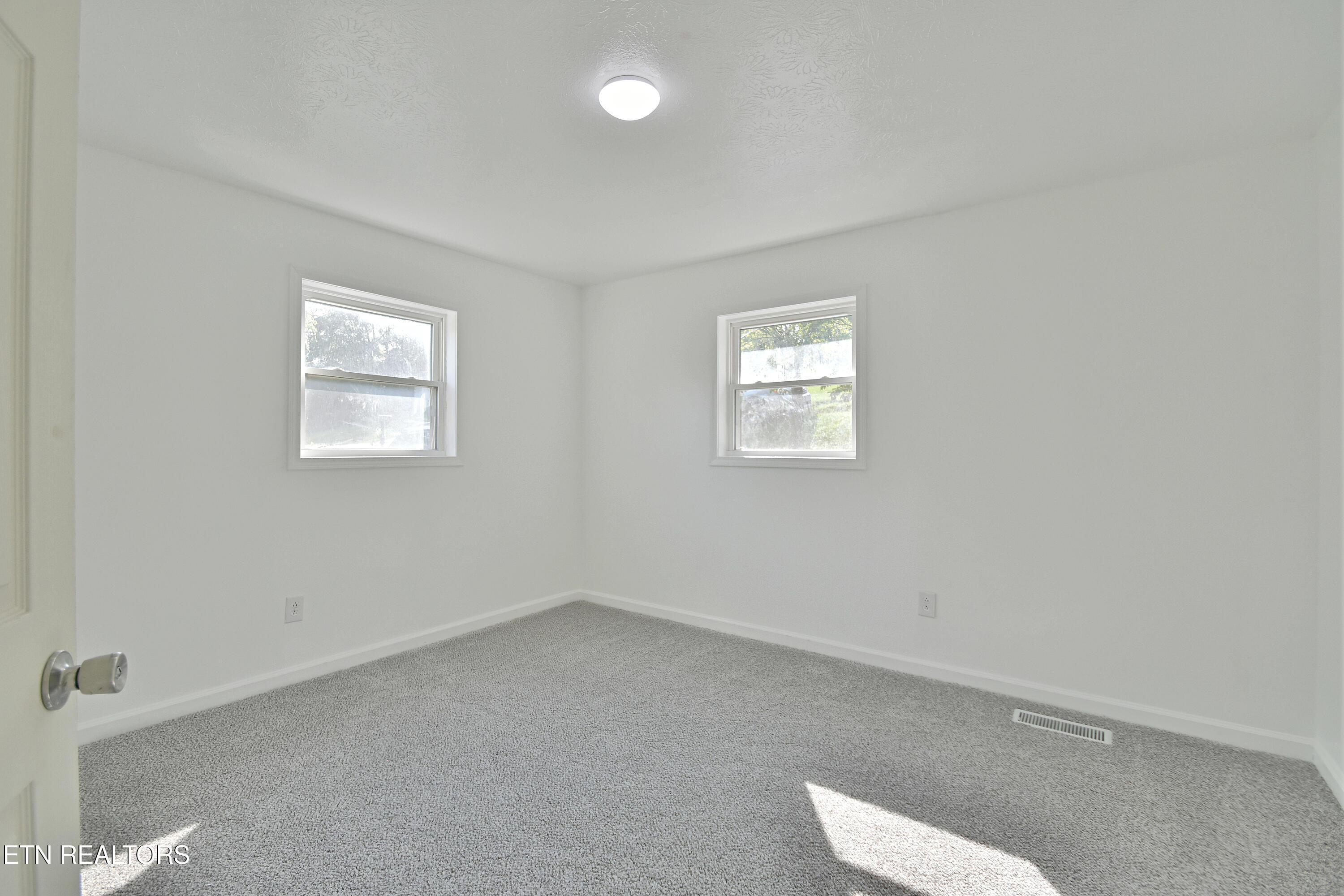 165 Gamble Drive Jacksboro, TN 37757 - Photo 14 of 21 DSC_1796