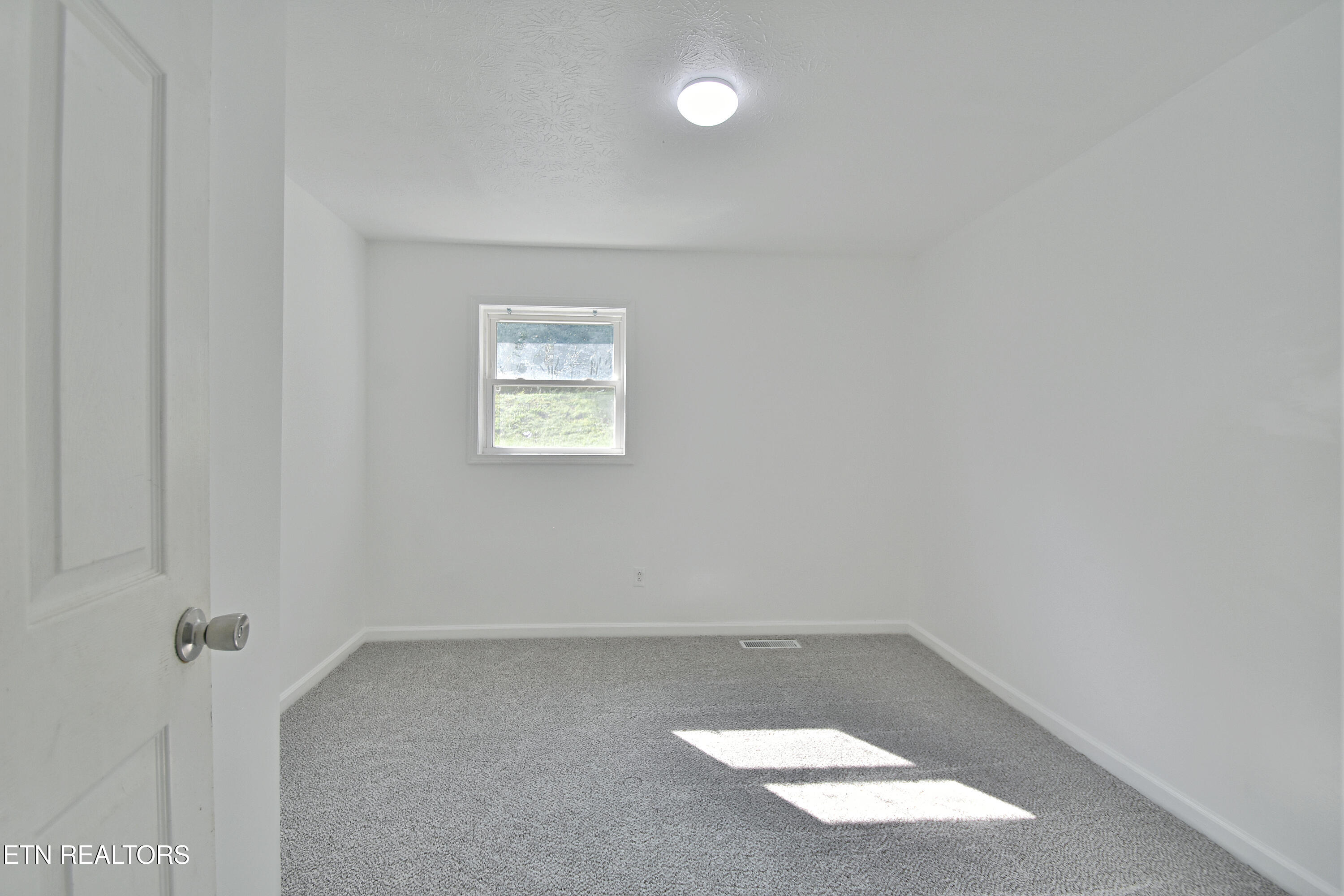 165 Gamble Drive Jacksboro, TN 37757 - Photo 18 of 21 DSC_1826