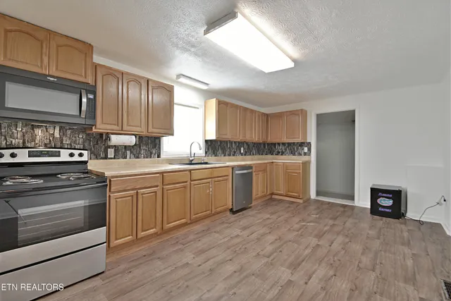 $259,000 | 165 Gamble Drive, Jacksboro, TN 37757