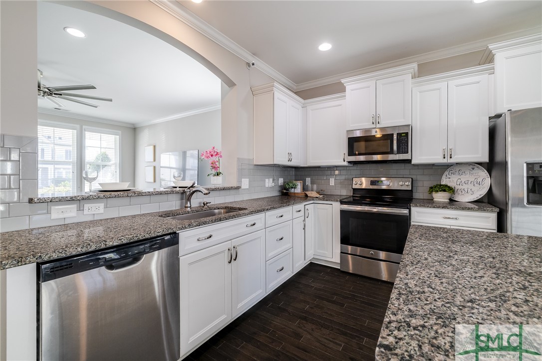 110 Baynard Street Pooler, GA 31322 - Photo 11 of 44 Tile backsplash