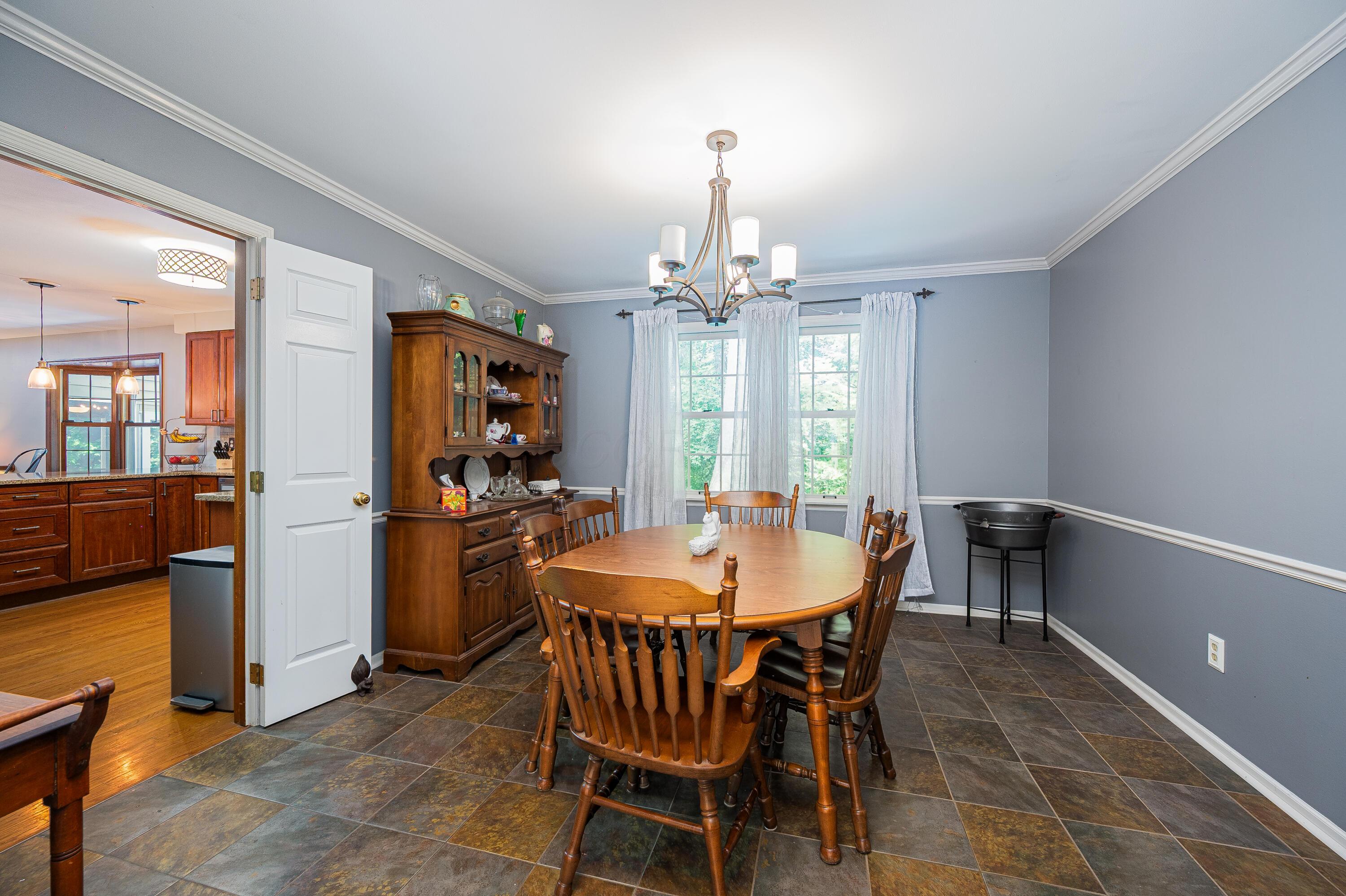5066 Longrifle Road Westerville, OH 43081 - Photo 27 of 60 Dining Room