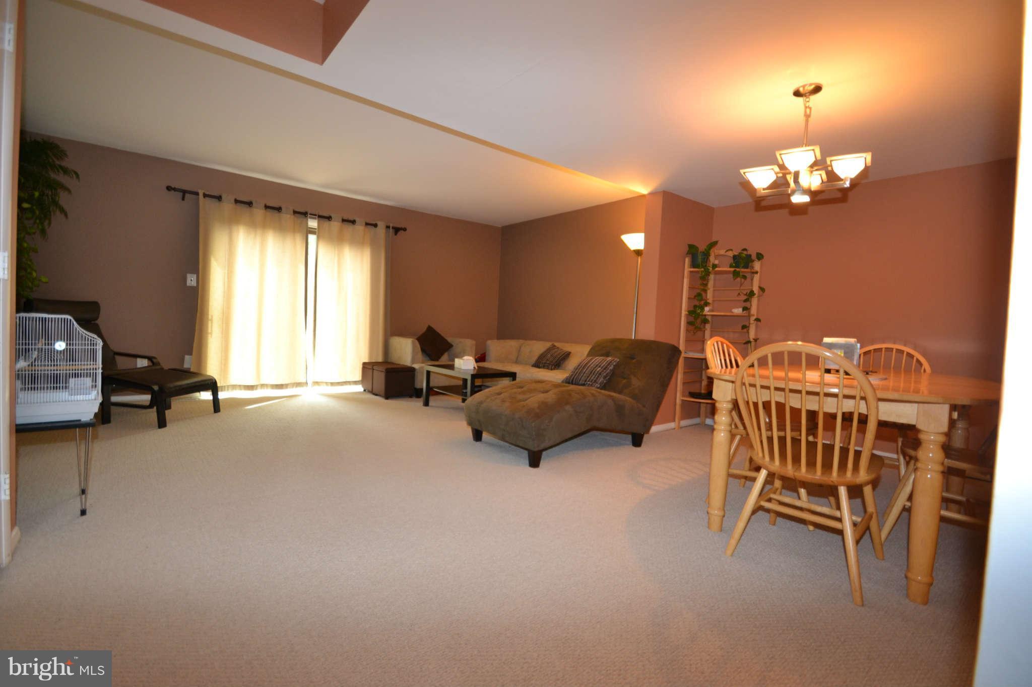9245 Bellbeck Road Baltimore, MD 21234 - Photo 3 of 23 Family Room