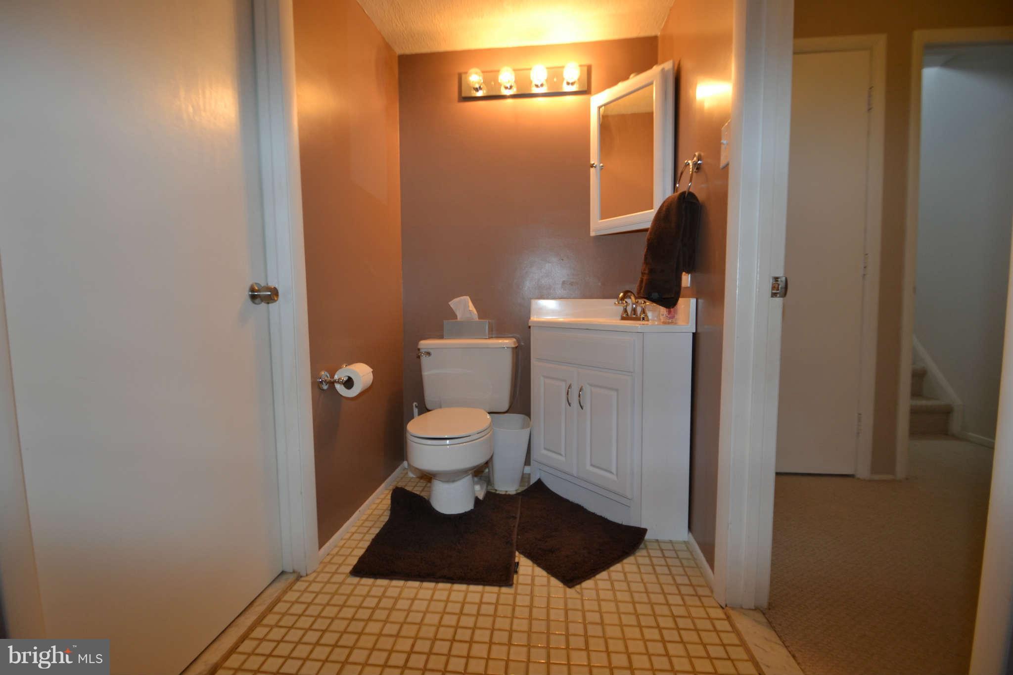 9245 Bellbeck Road Baltimore, MD 21234 - Photo 21 of 23 Bath