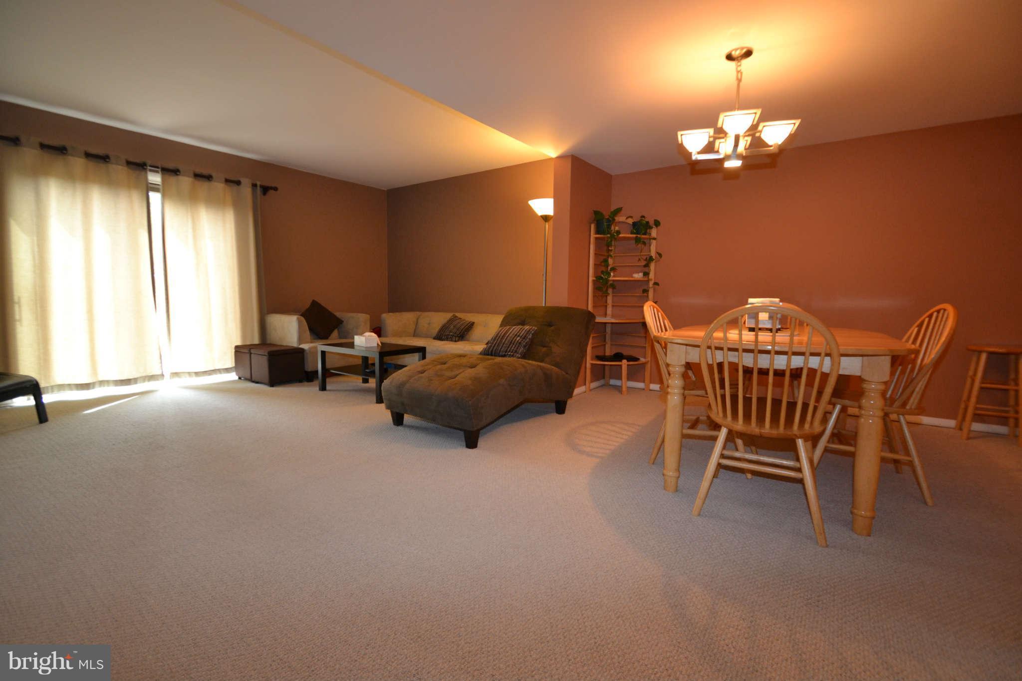 9245 Bellbeck Road Baltimore, MD 21234 - Photo 4 of 23 Family Room