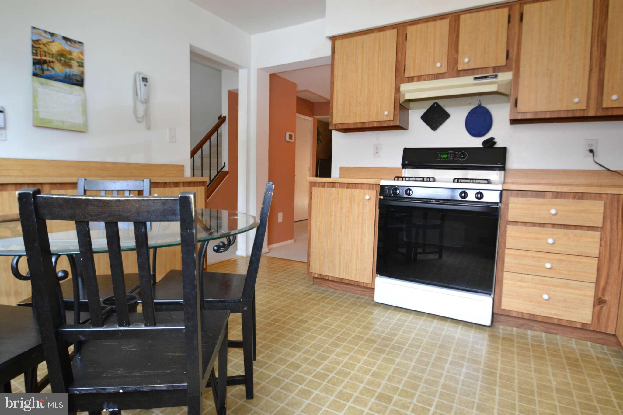9245 Bellbeck Road Baltimore, MD 21234 - Photo 8 of 23 Kitchen