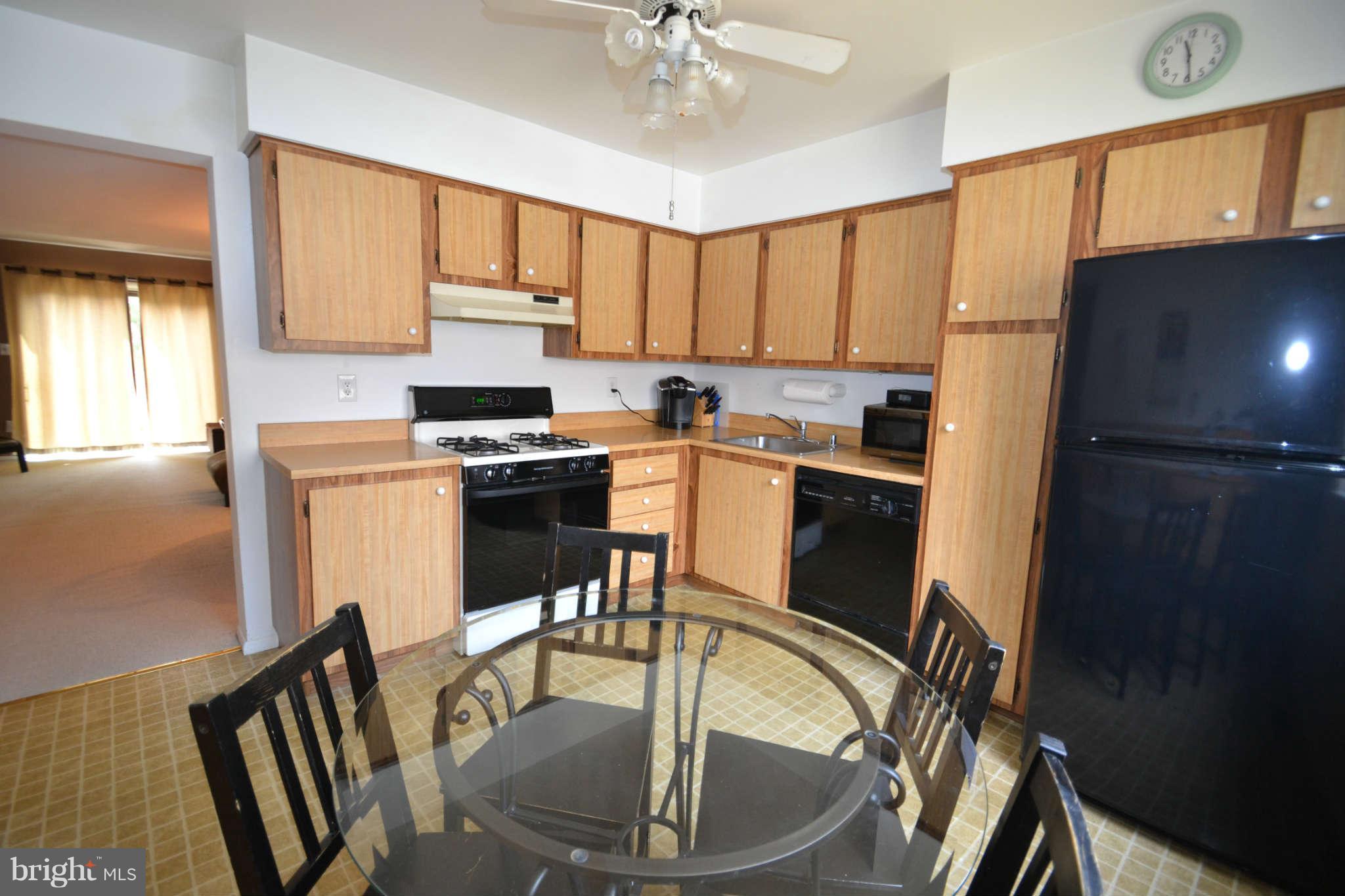 9245 Bellbeck Road Baltimore, MD 21234 - Photo 9 of 23 Kitchen