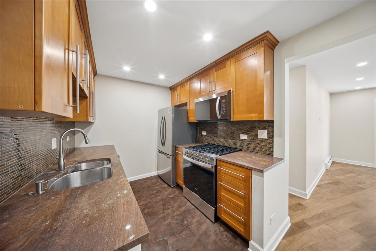 244 East Bailey Road, Unit M Naperville, IL 60565 - Photo 2 of 29 Gallery Image 2