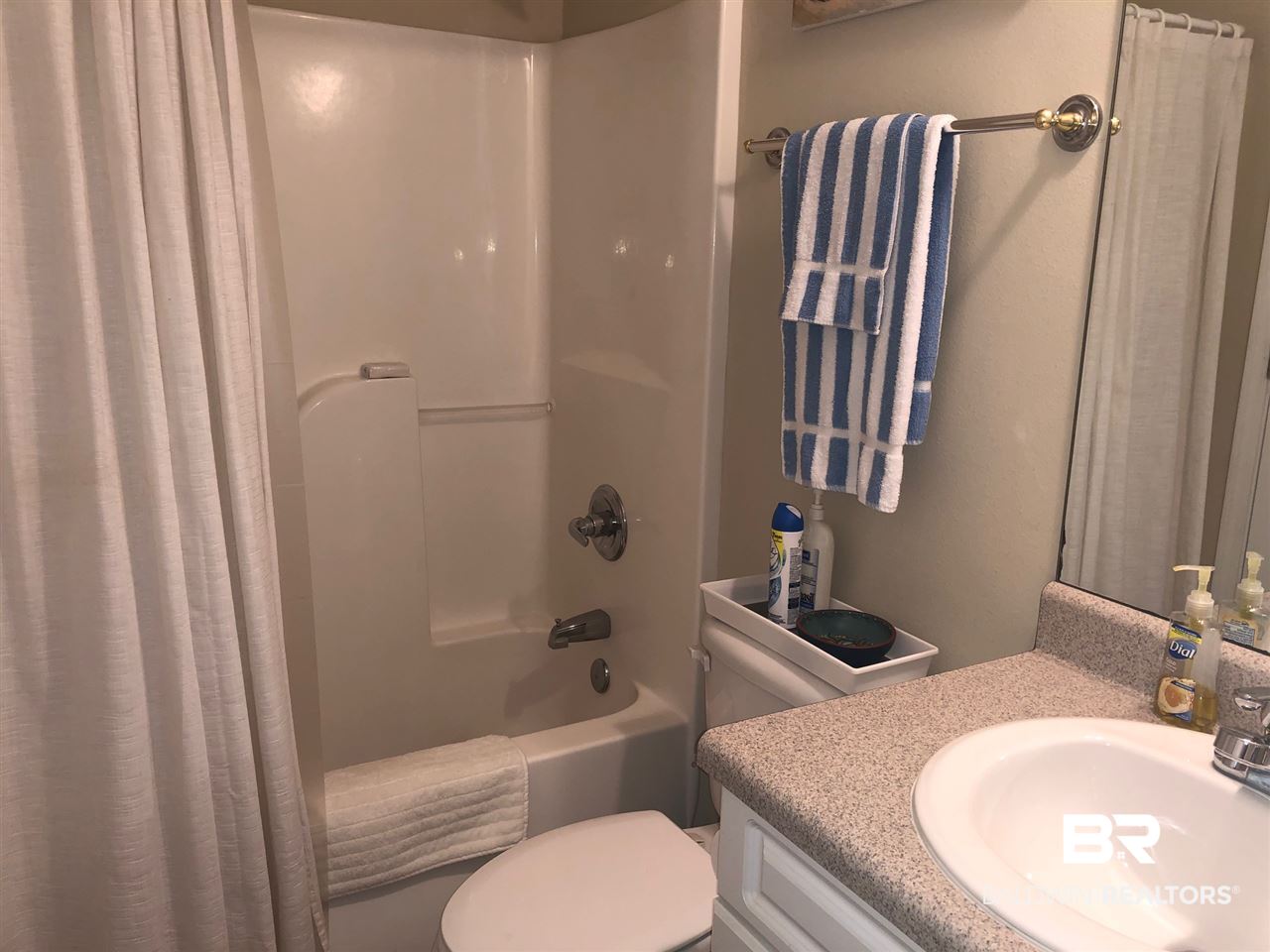 25957 Canal Road, Unit 212 Orange Beach, AL 36561 - Photo 20 of 39 2nd Bath with tub
