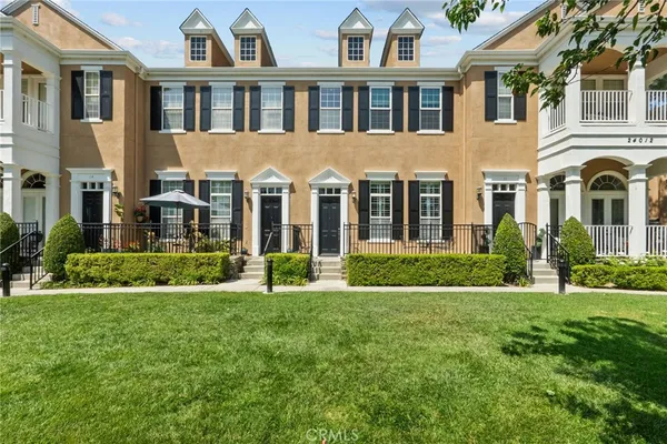 $650,000 | 24012 Bridgeport Lane, Unit 12, Valencia, CA 91355