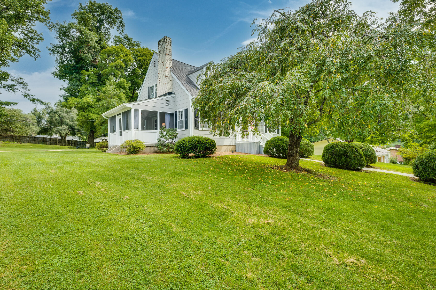1575 Overhill Road Bristol, VA 24201 - Photo 3 of 53 003