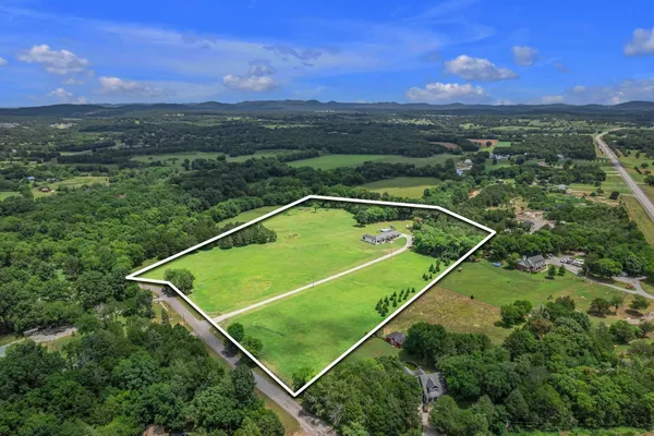 a view of a tennis court