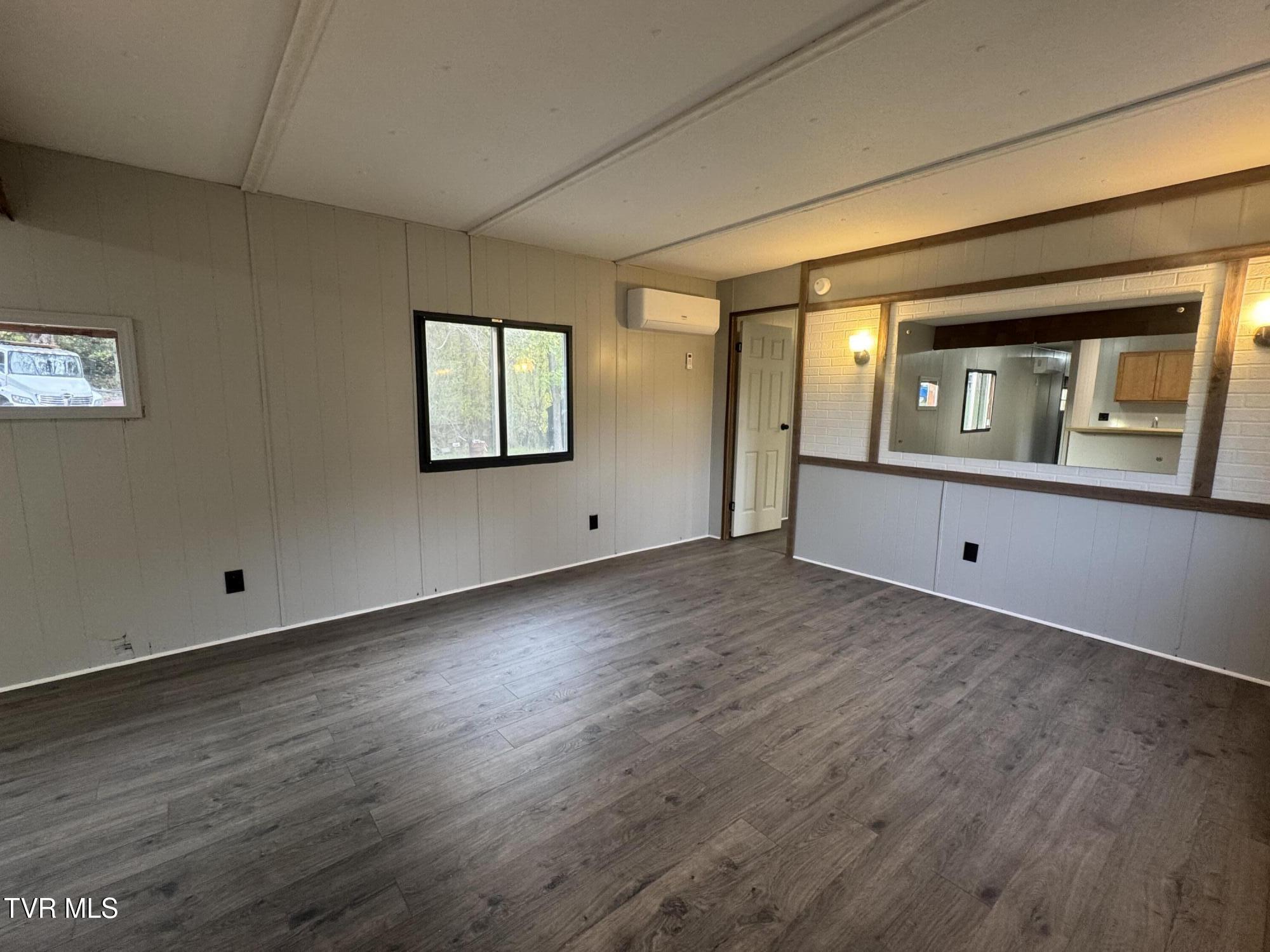 10 Pigeon Hollow Road Afton, TN 37616 - Photo 4 of 22 IMG_7594