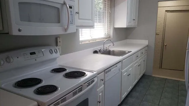 $1,700 | 2404 Hiawassee Road, Augusta, GA 30904