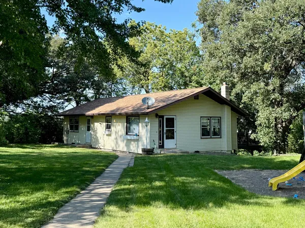 $225,000 | 521 Oak Lane, Redwood Falls, MN 56283