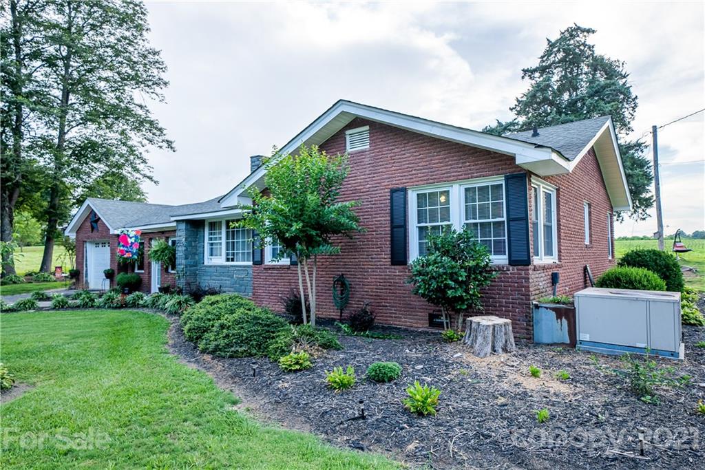 24469 Canton Road Albemarle, NC 28001 - Photo 3 of 29 Gallery Image 3