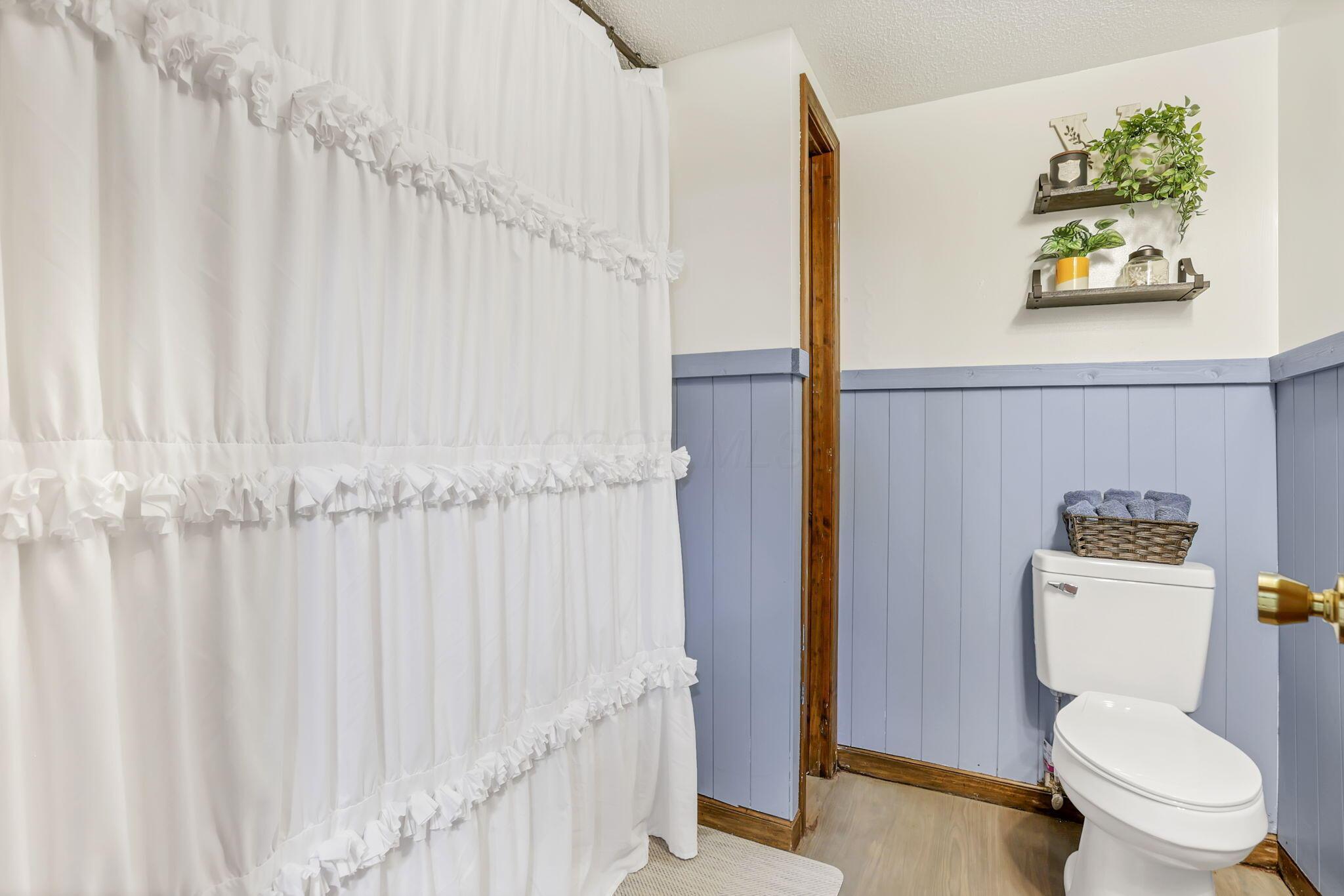 22540 Bunker Hill Road Sugar Grove, OH 43155 - Photo 39 of 79 Full Bath