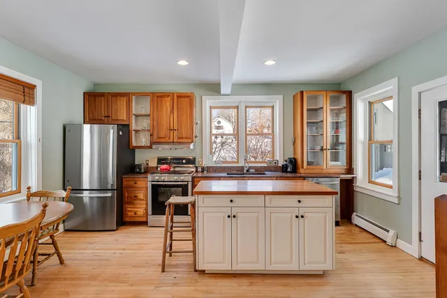 $820,000 | 565 Main Street, Warren, VT 05674