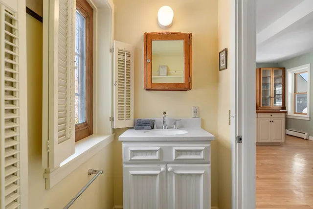 $820,000 | 565 Main Street, Warren, VT 05674