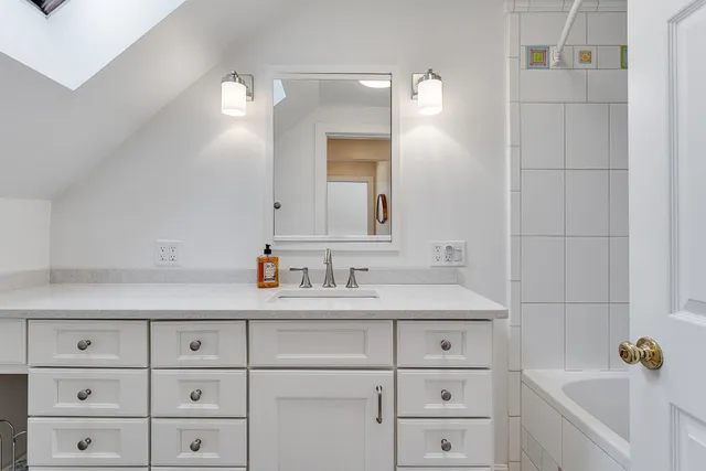 $820,000 | 565 Main Street, Warren, VT 05674