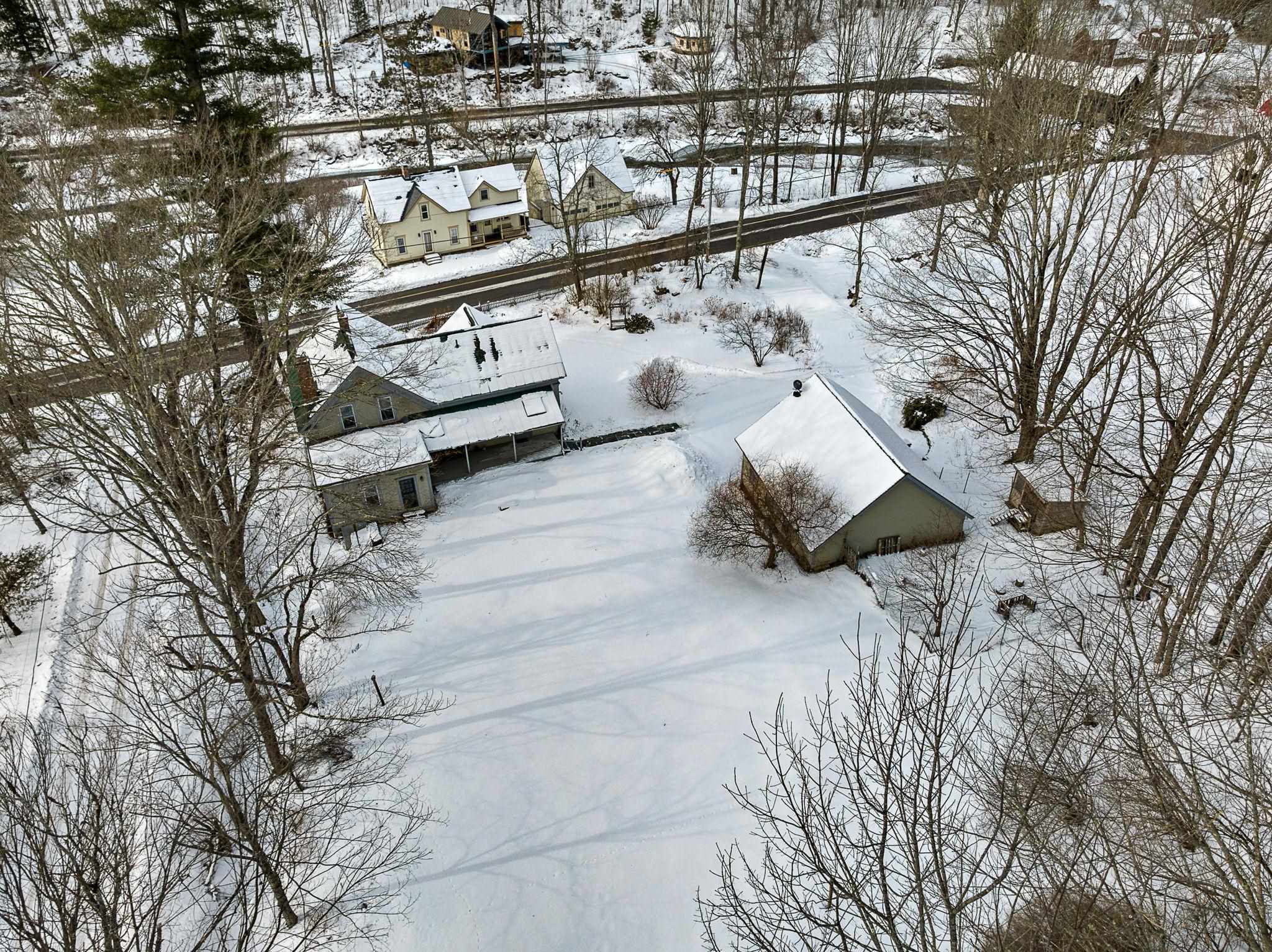 565 Main Street Warren, VT 05674 - Photo 5 of 48