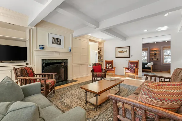 $820,000 | 565 Main Street, Warren, VT 05674