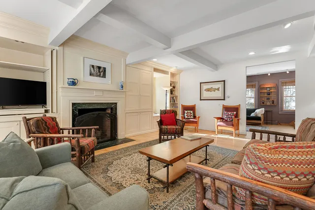 $820,000 | 565 Main Street, Warren, VT 05674