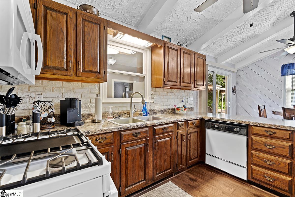 222 State Rd S-30-734 Laurens, SC 29360 - Photo 7 of 23