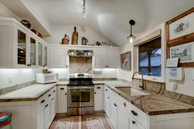 $3,650,000 | 1585 Round Top Road, Round Top, TX 78954