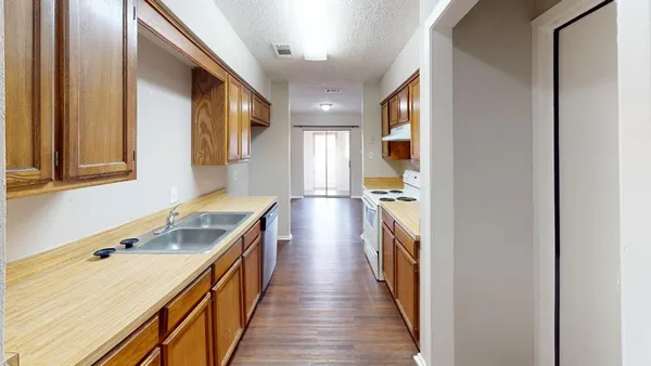 $1,350 | 722 Prairie Creek Drive, Princeton, TX 75407