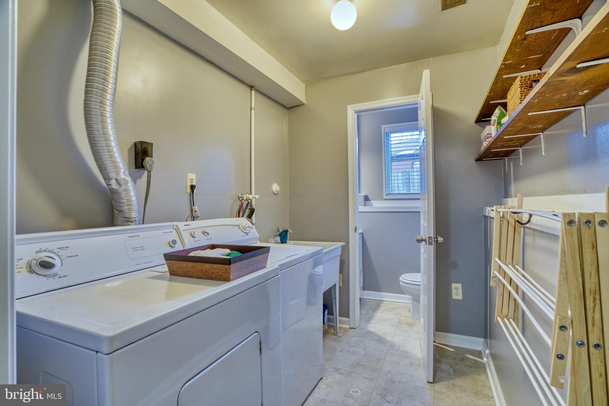 172 Magnolia Road Sterling, VA 20164 - Photo 26 of 32 Gallery Image 26