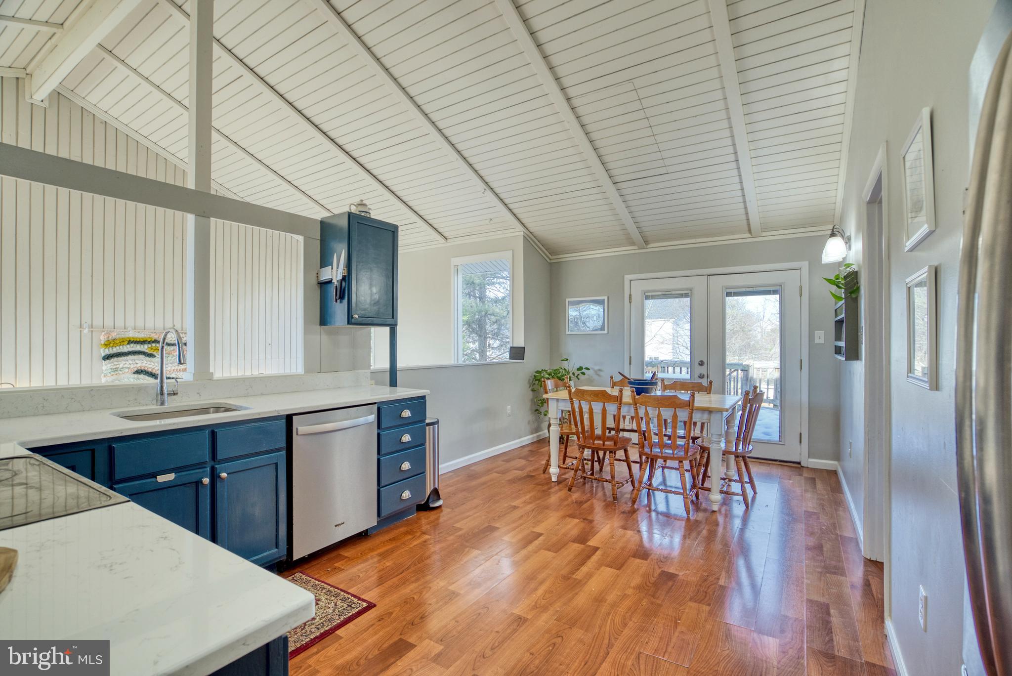 172 Magnolia Road Sterling, VA 20164 - Photo 4 of 32 Gallery Image 4