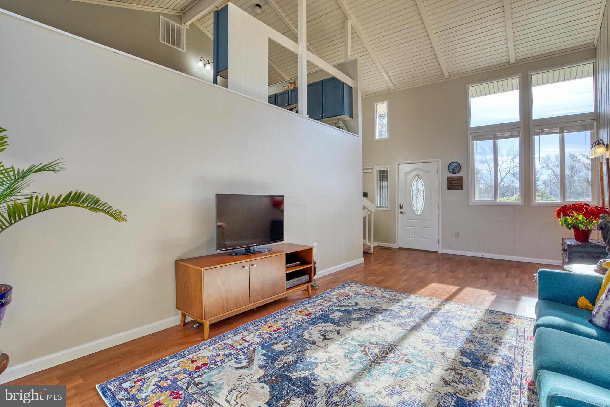 172 Magnolia Road Sterling, VA 20164 - Photo 10 of 32 Gallery Image 10