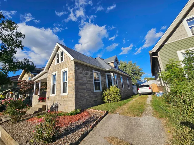 $187,500 | 718 Buntin Street, Vincennes, IN 47591