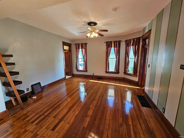 $187,500 | 718 Buntin Street, Vincennes, IN 47591