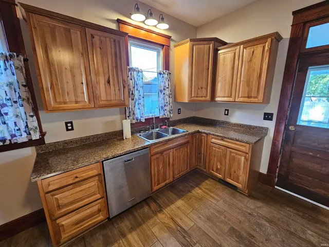 $187,500 | 718 Buntin Street, Vincennes, IN 47591