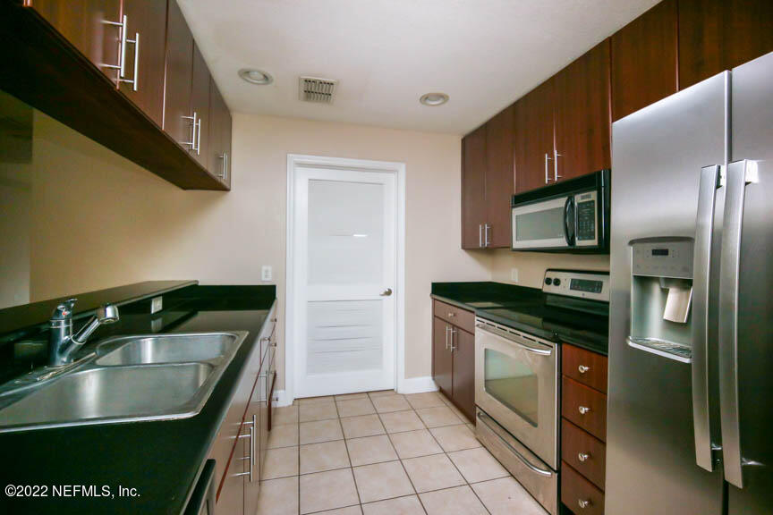 9745 Touchton Road, Unit 2701 Jacksonville, FL 32246 - Photo 17 of 39 GKitchen View 2