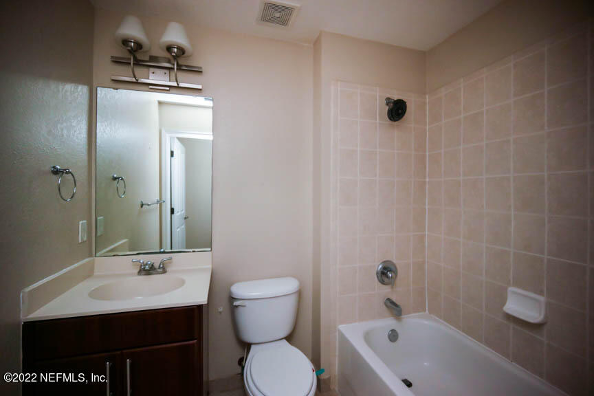 9745 Touchton Road, Unit 2701 Jacksonville, FL 32246 - Photo 24 of 39 L2nd Bathroom