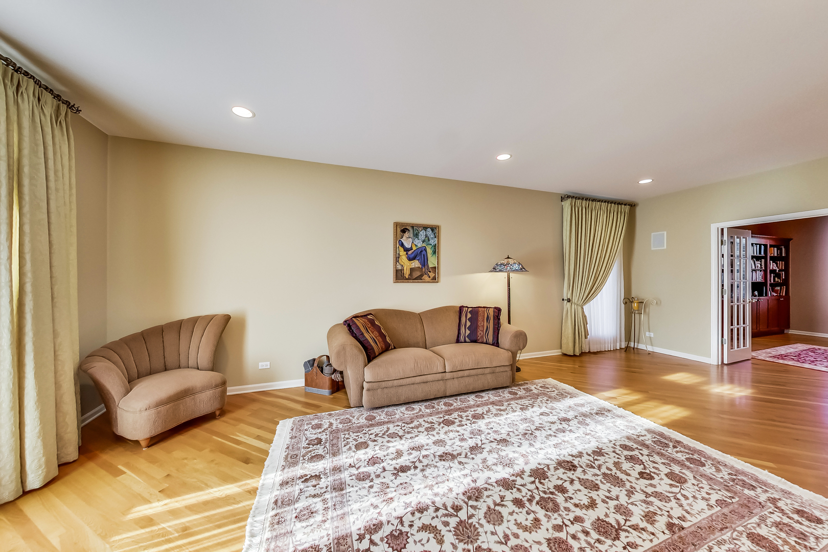 791 Endicott Road Highwood, IL 60040 - Photo 5 of 25 a living room with furniture and a couch