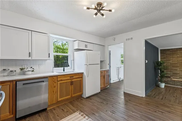 $225,000 | 18714 South Lakeside Lane, Belton, MO 64012