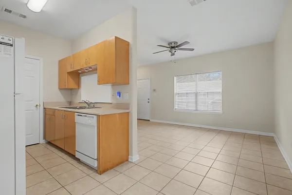 $159,900 | 2403 Hartsfield Road, Unit 401, Tallahassee, FL 32303