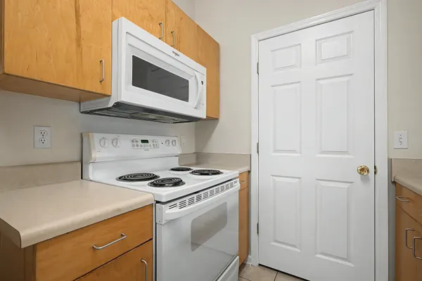 $159,900 | 2403 Hartsfield Road, Unit 401, Tallahassee, FL 32303