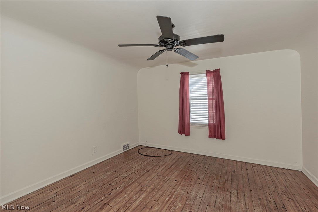 3266 Yorkshire Road Cleveland, OH 44118 - Photo 21 of 34
