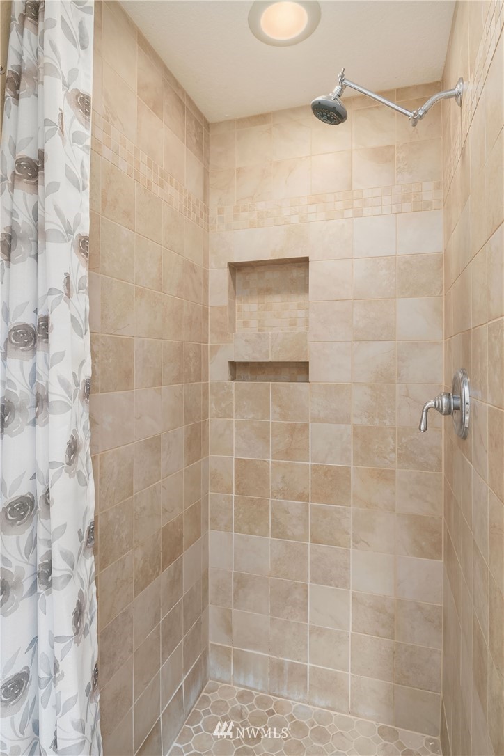 10615 Northeast 175th Street Bothell, WA 98011 - Photo 17 of 23