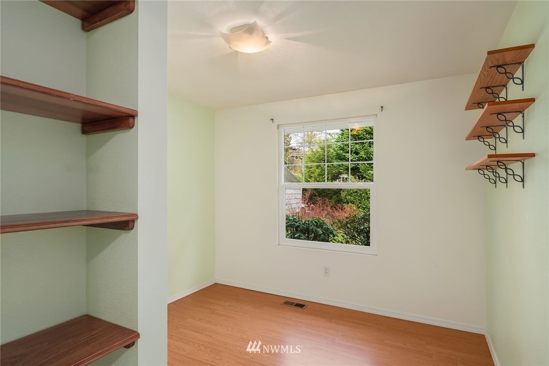 10615 Northeast 175th Street Bothell, WA 98011 - Photo 18 of 23