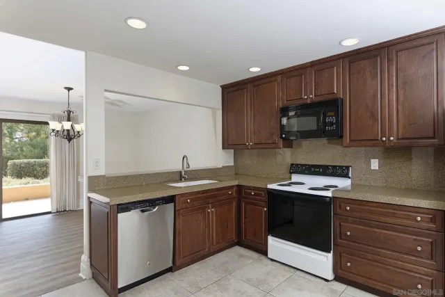 $5,995 | 2585 Caminito Muirfield, La Jolla, CA 92037