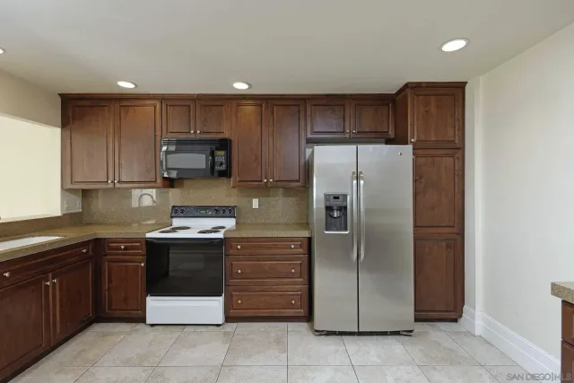 $5,995 | 2585 Caminito Muirfield, La Jolla, CA 92037