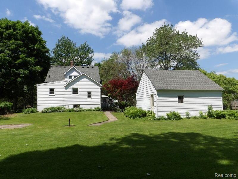 16227 Middlebelt Road Romulus, MI 48174 - Photo 5 of 34 100_3633.jpg