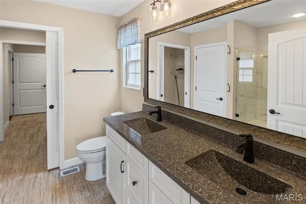 $415,000 | 1420 Mc Kinley Street, Mascoutah, IL 62258