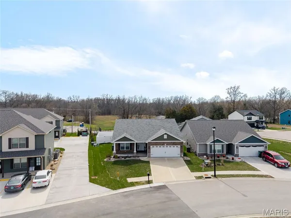 $415,000 | 1420 Mc Kinley Street, Mascoutah, IL 62258